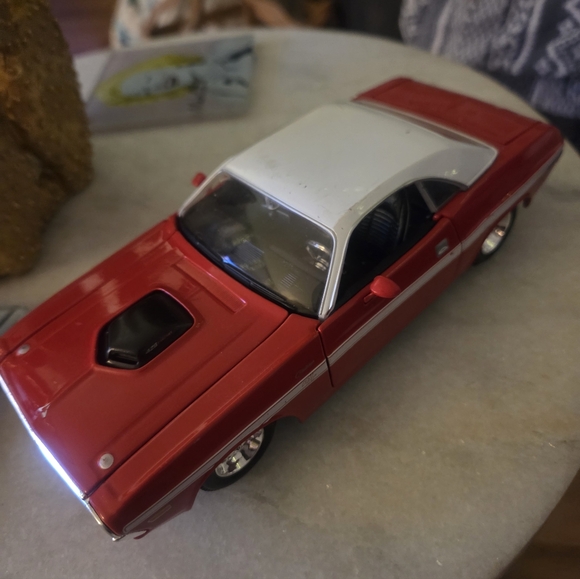 Collectible Automobile - Picture 5 of 14